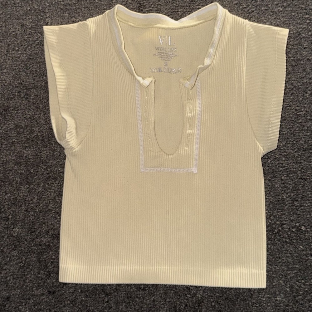 Vital Life Ribbed Knit Crop Top Pale Yellow Split Neck Cap Sleeve Small
